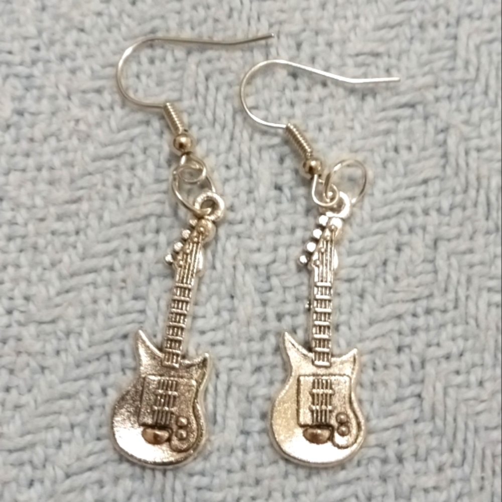 Guitar earrings